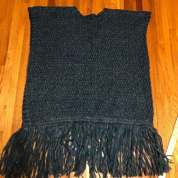 Steve Madden Sweater/poncho - Picture 6 of 6